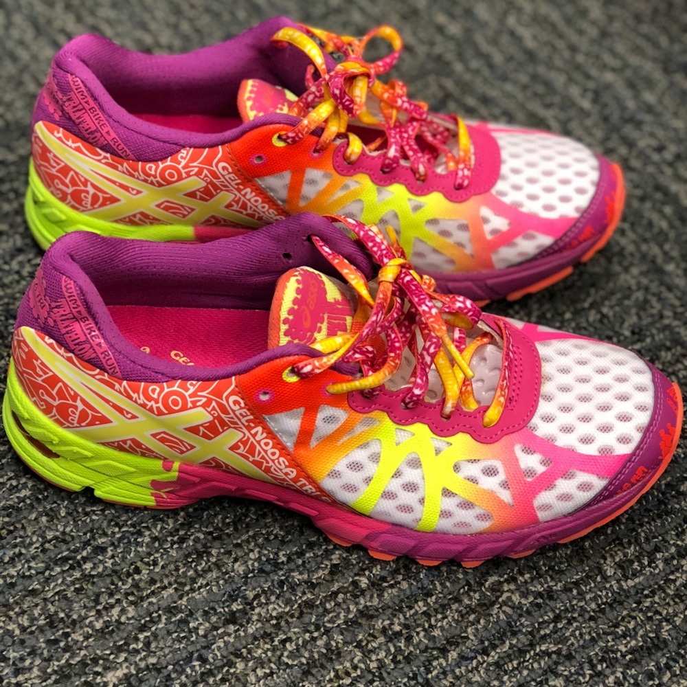 Women’s ASICS Gel-Noosa Tri 9-Size 8